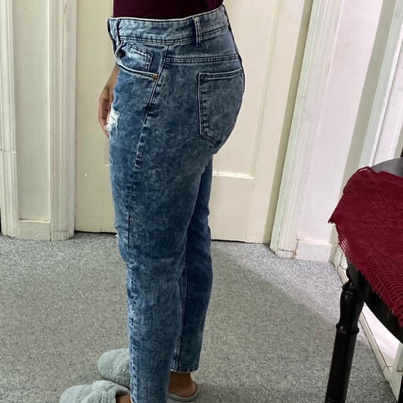 Ripped Jeans - Picture 2 of 3